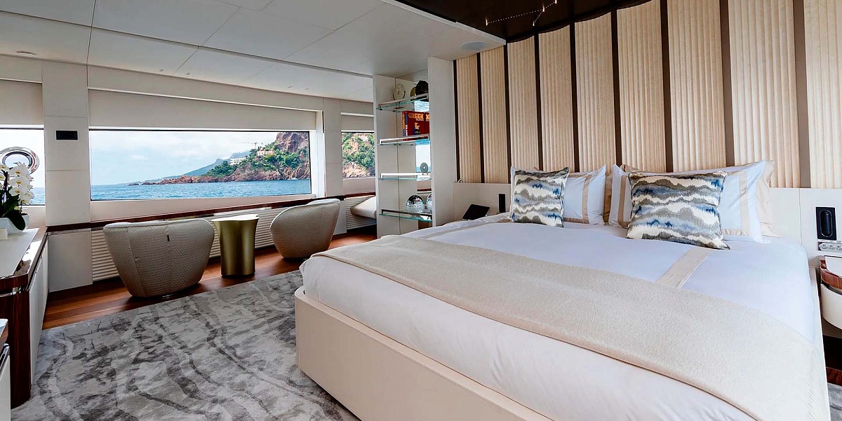 Аренда моторной мега яхты Amer 120 LAFAYETTE во Франции